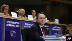 Várhelyi Olivér, az Európai Bizottság egészségügyi és állatjóléti biztosának jelöltje brüsszeli meghallgatásán az Európai Parlamentben 2024. november 6-án