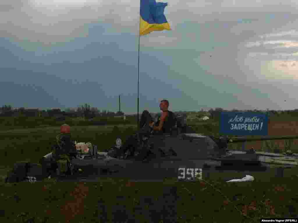 Донецк область. Александровка. Украиналъул рагъулазул блок-пост.