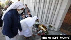 Polaganje cvijeća i paljenje svijeća za žrtve napada, Nica, 30. oktobar