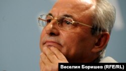 Почетният председател на ДПС Ахмед Доган използва имението като лична резиденция от години.