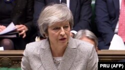 Bori da spase nepopularni sporazum kao i svoj položaj pre glasanja 11. decembra: Tereza Mej