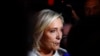 Marine Le Pen, a francia szélsőjobb vezetője sajtótájékoztatót tart 2024. július 7-én