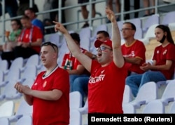 Hazai szurkolók a Magyarország - Írország barátságos labdarúgó-mérkőzésen a Szusza Ferenc Stadionban, 2021. június 8-án