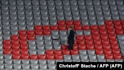 Üres lelátó a Szeptember 18-i Bayern-Schalke zárt kapus meccsen Münchenben. 