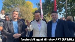 Евродепутатът Кристиан Вигенин, кандидатът за депутат Евгени Минчев и председателят на БСП Атанас Зафиров при откриването на кампанията в София, 28 септември 2024 г.