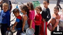 Zeci de copii din Gaza au murit din cauza subnutriției. În cele aproape 15 luni de război, accesul ajutoarelor umanitare a fost restricționat până la punctul în care Israelul a creat condiții copleșitoare de foamete în Gaza.