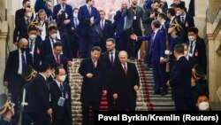 Presidenti kinez, Xi Jinping dhe presidenti rus, Vladimir Putin në ndërtesën e Kremlinit. 21 mars 2023.