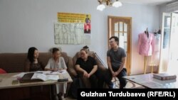 Базарбю Садабаева с учениками.