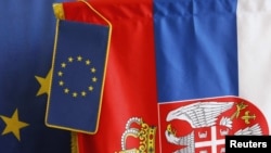 Zastave Srbije i EU, ilustracija