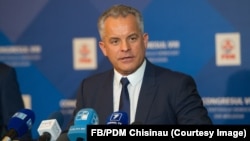 Anterior, fostul lider democrat, oligarhul fugar Vladimir Plahotniuc, și-a chemat, pe rețele, foștii colegi la mobilizare împotriva guvernării.