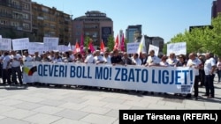 Për Një Maj, qytatarët në Prishtinë kishin protestuar, duke kërkuar më shumë të drejta për punëtorët.