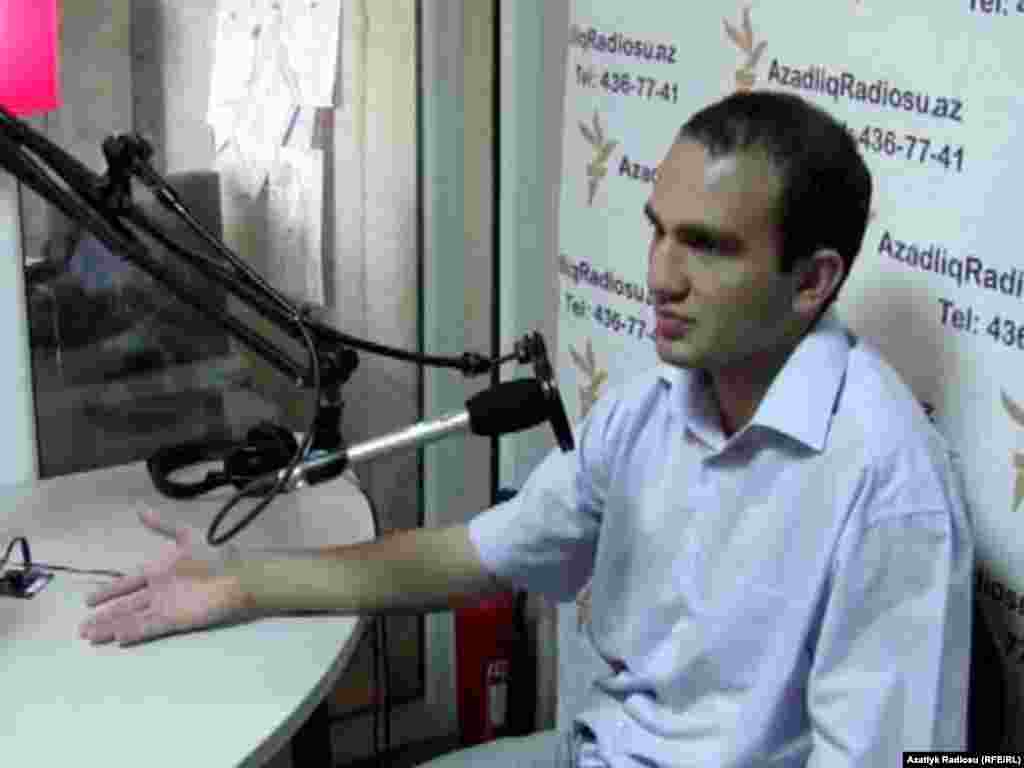 Godine 2009. vlasti u Azerbejdžanu privele su na ispitivanje više od 40 ljudi nakon što su glasali za Ingu i Anuš, takmičare rivalske Jermenije. Rovšan Nasirli je rekao da su ga ispitivači optužili da nema &quot;etničkog ponosa&quot; i zbog&nbsp; ugrožavanja nacionalne bezbednosti.