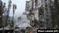 Одна из российских ракет в ночь на 31 июля попала в жилой дом в Святошинском районе Киева, разрушив подъезд