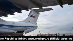 Aerodrom u Nišu, koji zvanično nosi ime “Konstantin Veliki” je odlukom gradskih vlasti u junu ove godine prešao iz ruku grada u republičke ruke, uprkos višemesečnim protestima građana