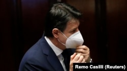  Premijer Italije se nije mnogo trudio da umiri guvernere regiona koji su savetovali manje radikalne mere: Đuzepe Konte