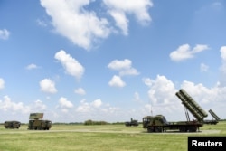 Sistemul chinezesc de rachete cu rază medie de acțiune FK-3 în timpul unei demonstrații a capacităților de apărare aeriană ale armatei sârbe lângă Belgrad, în 2022.