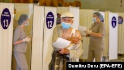 În lipsa unui acord internațional, care s-a împotmolit în 2021, nu este garantat ca țările lumii vor colabora mai bine la următoarea pandemie sau că vaccinurile vor putea ajunge rapid la cei care au nevoie de ele.