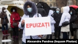 Reprezentanții cadrelor medicale spun că nu sunt de acord cu idee vaccinării obligatorii. O astfel de ipoteză a fost lansată de președintele Klaus Iohannis, la New York, într-o discuție informală cu jurnaliștii.