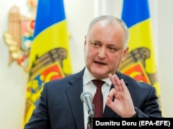 După o lungă pauză, moldovenii au avut din nou posibilitatea să aleagă președintele prin vot direct. La alegerile din toamna anului 2016, președinte al R. Moldova devine Igor Dodon.