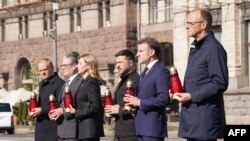 Nga e majta: Kryeministri polak Donald Tusk, kryeministri britanik Keir Starmer, Zonja e Parë e Ukrainës Olena Zelenska, presidenti ukrainas Volodymyr Zelensky, presidenti francez Emmanuel Macron dhe kancelari gjerman Friedrich Merz, në Kiev, 10 maj.