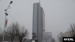 Strategija Vlade i Međunarodne civilne kancelarije za integraciju severa ima za cilj da u tom delu zažive institucije Kosova uz postepeno ukidanje institucija Republike Srbije - Priština, zgrada Vlade