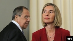 Sergej Lavrov i Federika Mogerini