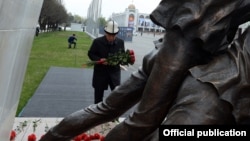 Президент Сооронбай Жээнбеков. 