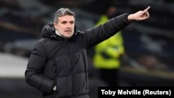 Zoran Mamić, na utakmici Tottenham Hotspur - Dinamo Zagreb, 11. marta 2021. Nekadašnjem treneru najpoznatijeg kluba u Hrvatskoj prijeti zatvorska kazna od četiri godine i osam mjeseci zbog isisavanja oko 17 miliona eura iz Dinama. 