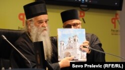 Mitropolit Amfilohije na konferenciji za novinare o osveštenju Hrama Hristovog vaskrsenja, Podgorica, oktobar 2013.