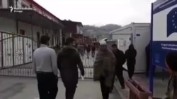 Na ulazu u migrantski centar 'Miral'