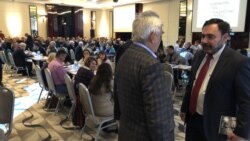 Mark Tkaciuk (dreapta), la congresul de constituire