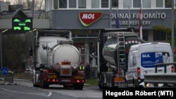 Въезд на территорию завода в Сазхаломбатте, 21 октября 2025 года