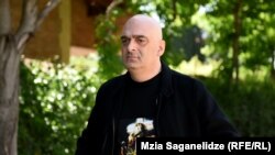 В отличие от бывших и нынешних властей, заявляет Сандро Брегадзе, в политику он приходит с «чистыми руками»