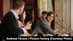 Oana-Valentina Suciu participă la conferința internațională „O Europă a Diasporelor”, desfășurată în București în anul 2016.