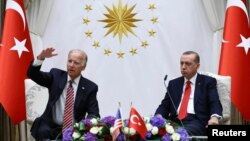 Presidenti i zgjedhur i SHBA-së, Joe Biden dhe ai i Turqisë, Recep Tayyip Erdogan. Fotografi nga arkivi. 