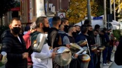 Gastronomët protestojnë kundër masave anti-COVID