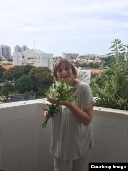 Moldoveanca Nina Grosu locuiește în orașul Holon, la 3 km de Tel Aviv.