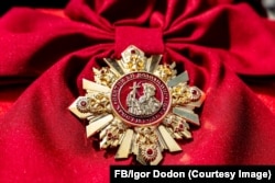 Fotografia distincției ce i-ar fi fost oferită lui Igor Dodon, publicată pe contul de Facebook al fostului președinte.
