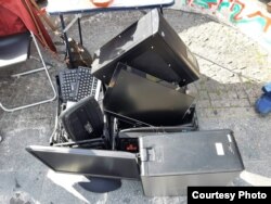 Донирана ИТ опрема за време на хуманитарна акција од матурантка Мила Јовановиќ