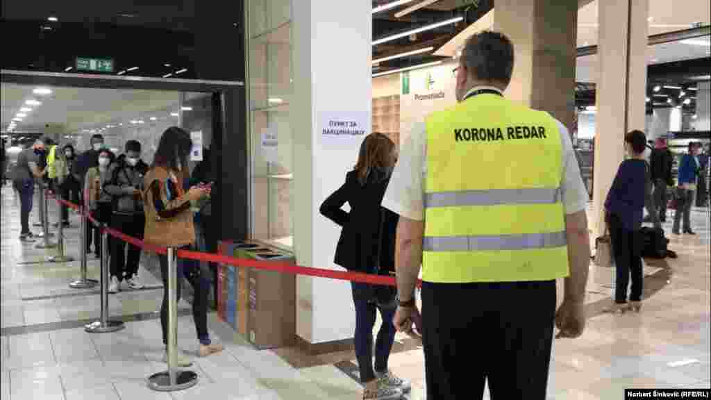 Ruski Sputnjik V i kineski Sinofarm nemaju dozvolu Svetske zdravstvene organizacije i Evropske agencije za lekove. &nbsp; 