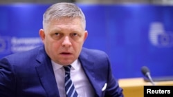 Premierul Slovaciei, Robert Fico, a fost împușcat și rănit grav pe 15 mai într-o tentativă de asasinat, în orașul Handlová din centrul țării. 