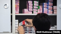 Илустрација: Лекови во аптека 