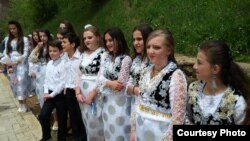 Ученици во село Броштица во општина Центар Жупа