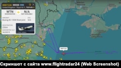 Полет самолета Королевских ВВС Великобритании Boeing RC-135W Rivet Joint над Черным морем 28 августа 2025 года. Скриншот с сайта www.flightradar24