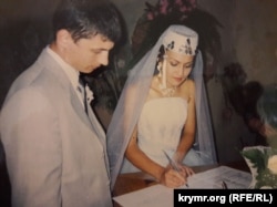 Эльмира выходила замуж в традиционном женском крымскотатарском головном уборе – фесе