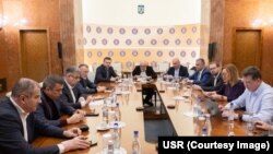 În prima seară a discuțiilor despre formarea unui majorități parlamentare, PSD, PNL, USR și UDMR au decis și să încerce găsirea unui candidat unic la prezidențiale.