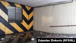 Poplava ispred ulaza u magacin hotela Holiday