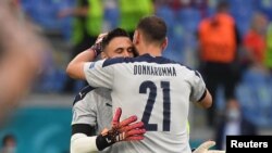 Салваторе Сиригу се появи за минути на терена срещу Уелс