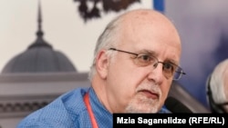 სტივენ ჯონსი, ისტორიკოსი, პოლიტოლოგი