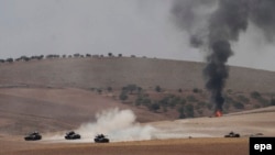 Турецкие войска и силы сирийской вооруженной оппозиции в районе границы с Турцией (24 августа 2016 года) 